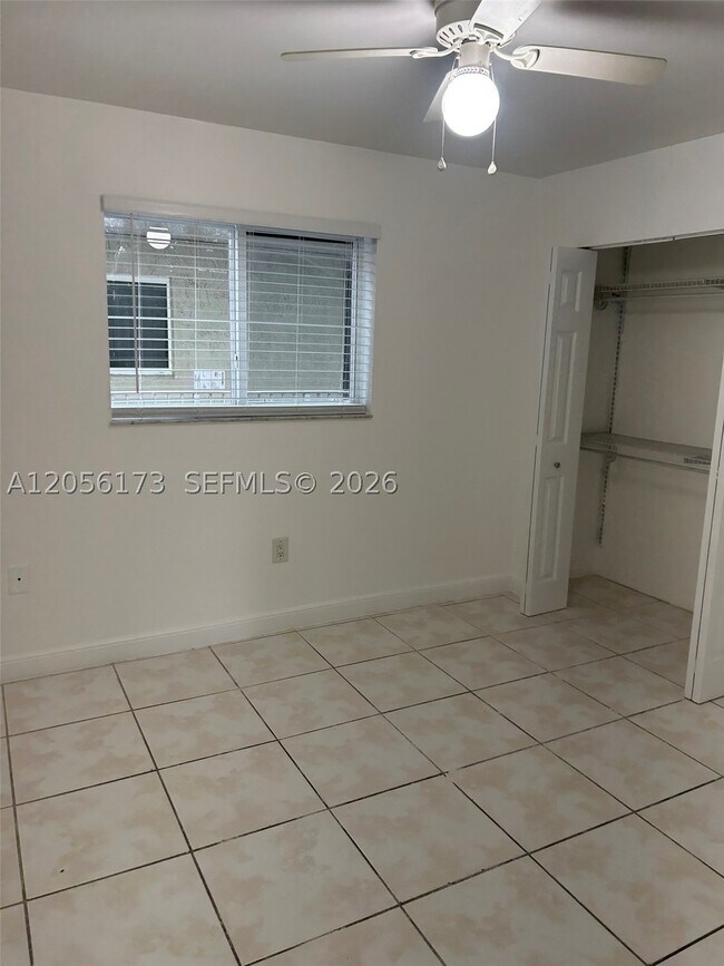 Building Photo - 10000 NW 80th Ct