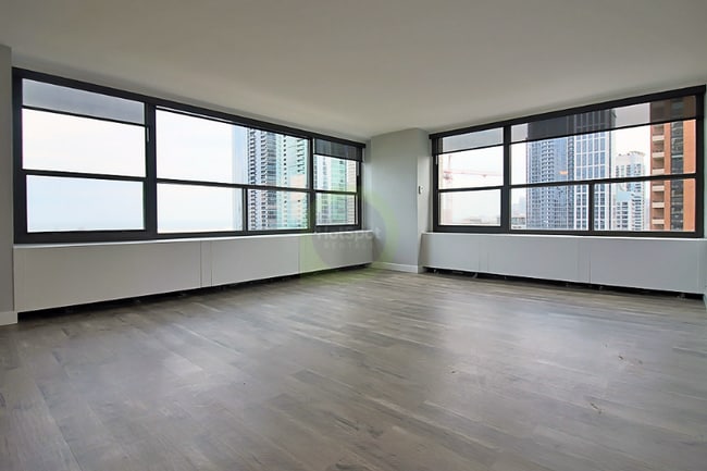 Building Photo - 1100 S Michigan Ave