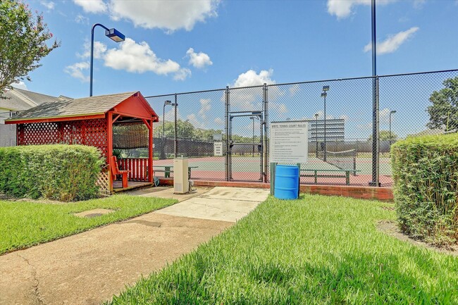 Building Photo - 10382 Longmont Dr