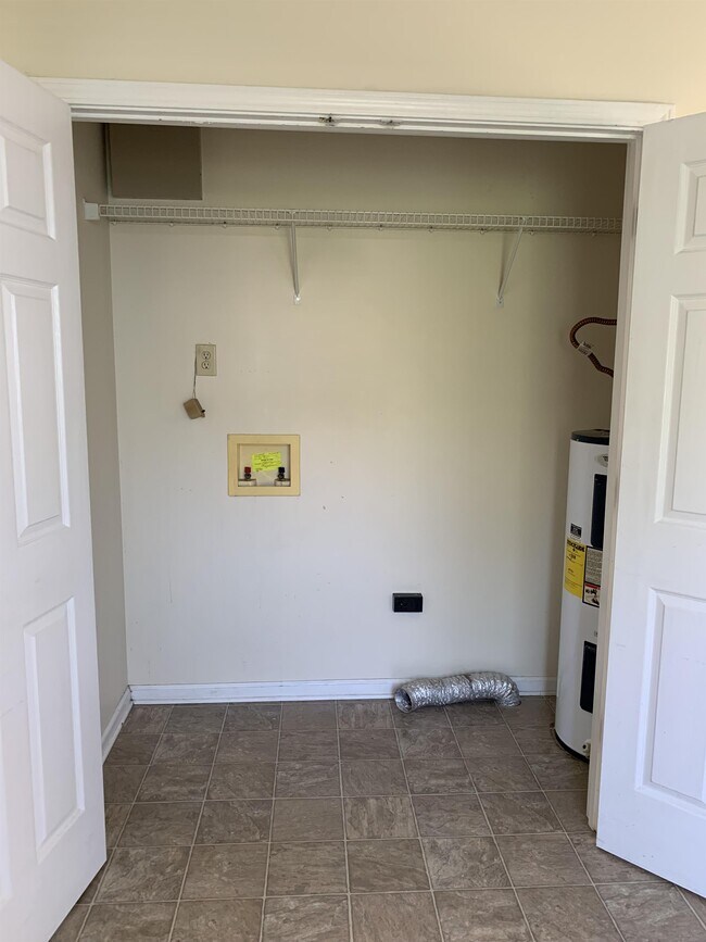 Building Photo - 1928 Timberline Cir