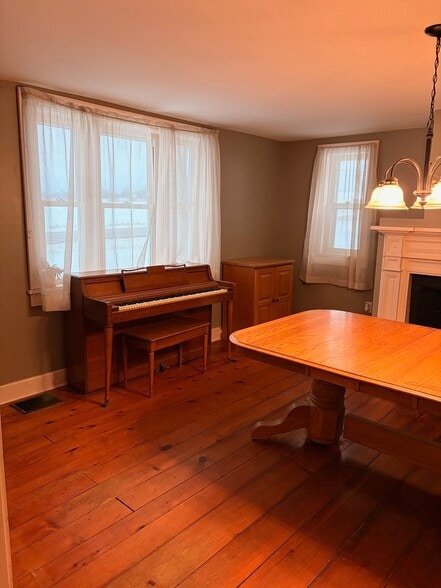 Building Photo - 2644 E Sherman Hollow Rd