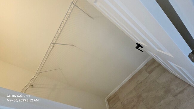 Building Photo - Fully Remodeled 3 Bedroom, 2 Bath Duplex w...