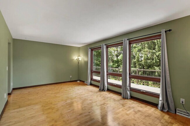 Building Photo - 2914 Maple Grove Dr