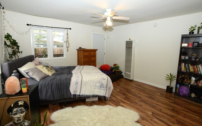 Building Photo - 658 San Juan Ave