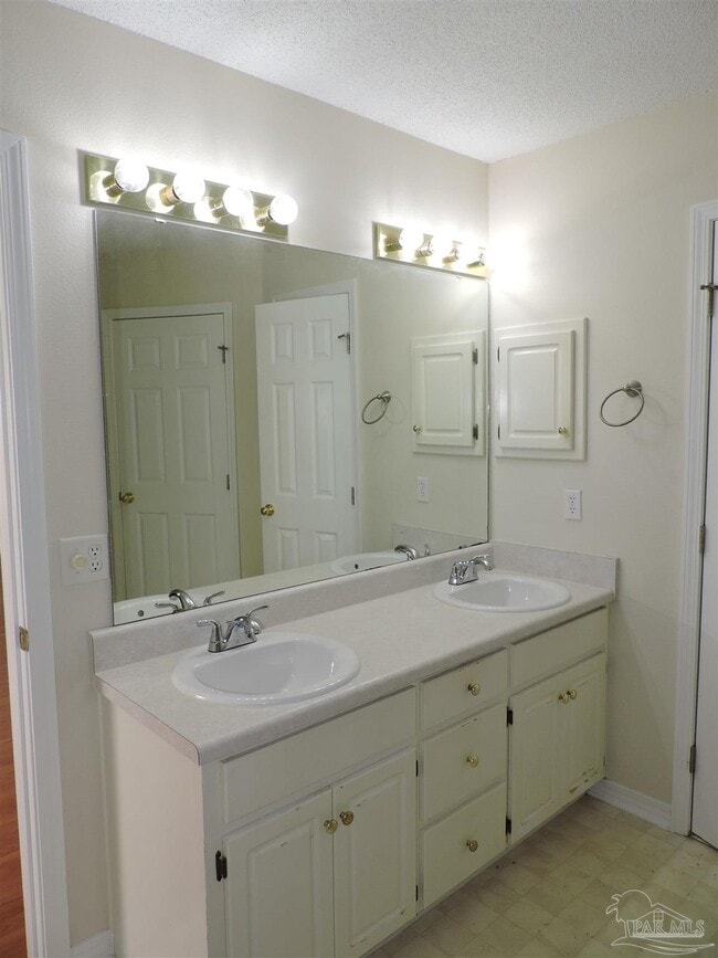 Building Photo - 2145 Jarrod Dr