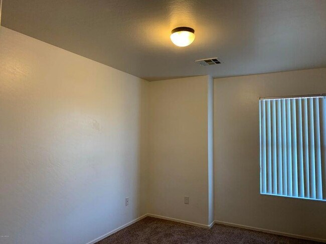 Building Photo - 1408 S 122nd Ave