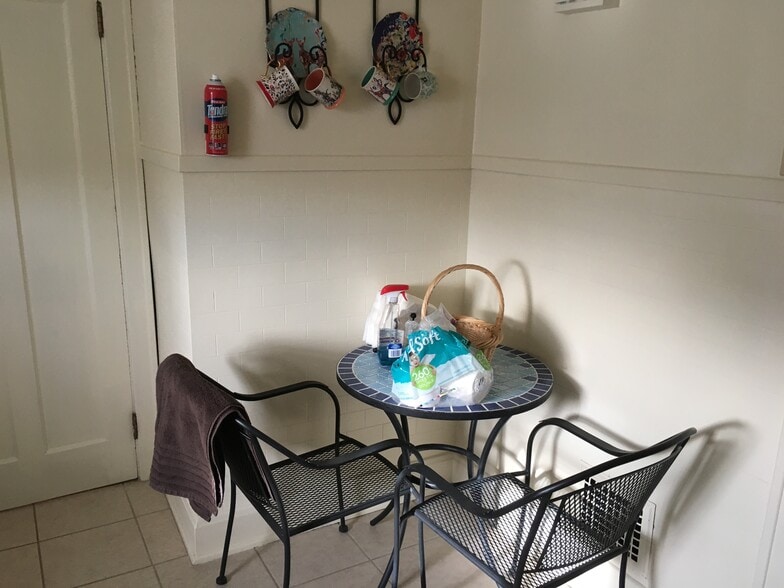 Building Photo - 1358 Herlin Pl