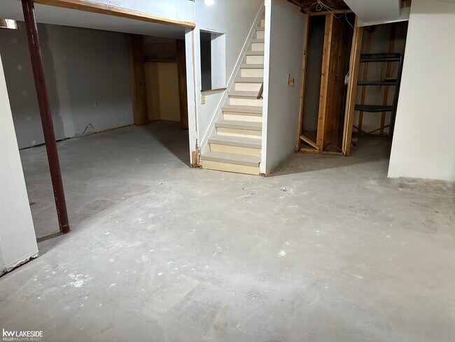 Building Photo - 3550 Kings Point Dr