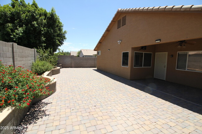 Building Photo - 8166 W Rose Garden Ln