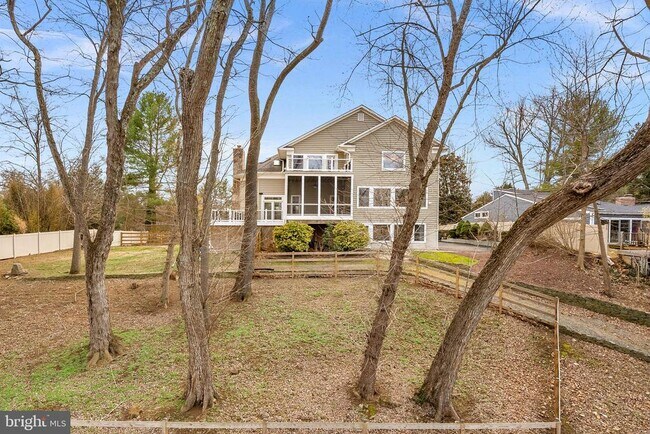 Building Photo - 19451 Youngs Cliff Rd