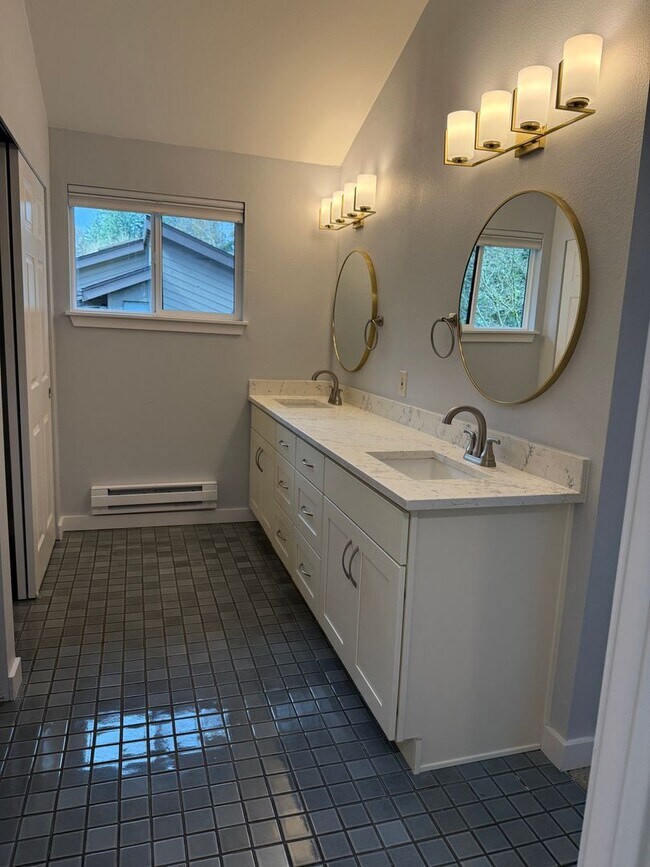 Building Photo - 19117 Ballinger Way NE