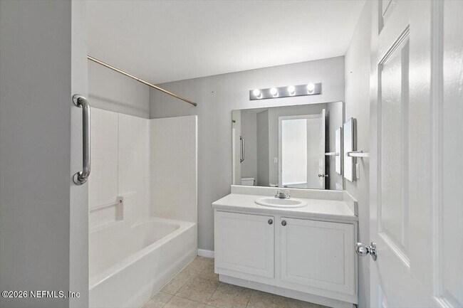 Building Photo - 1010 Bella Vista Blvd