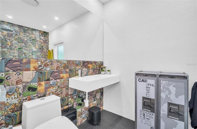 Building Photo - 747 2nd St N