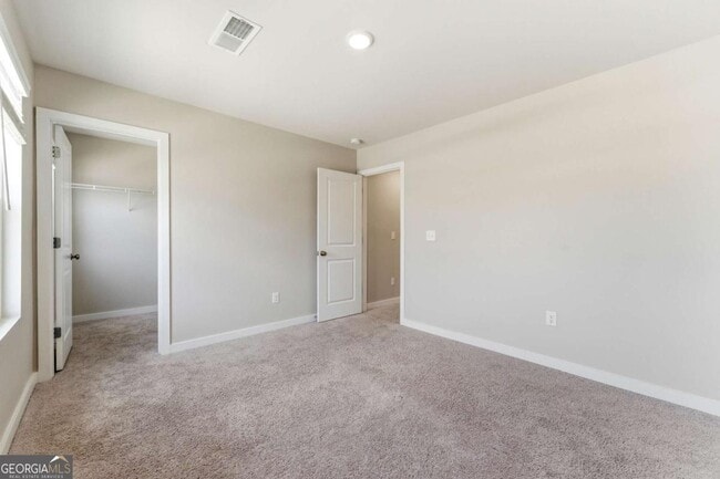 Building Photo - 1905 Westwind St