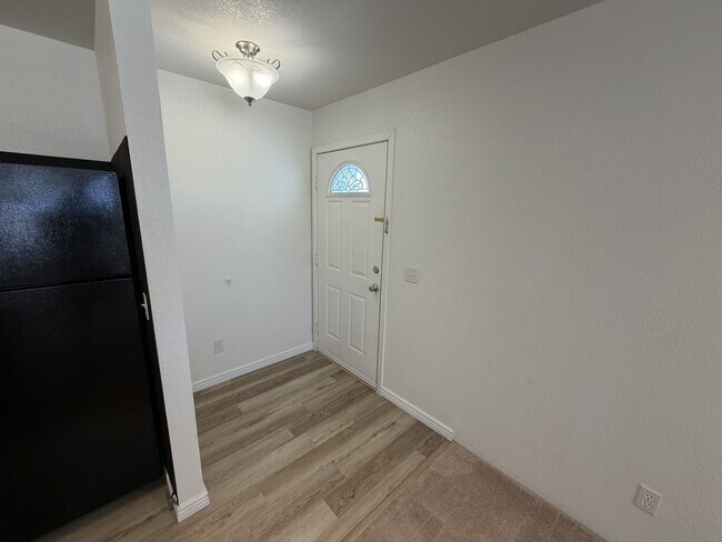 Building Photo - 3423 McCormick Blvd