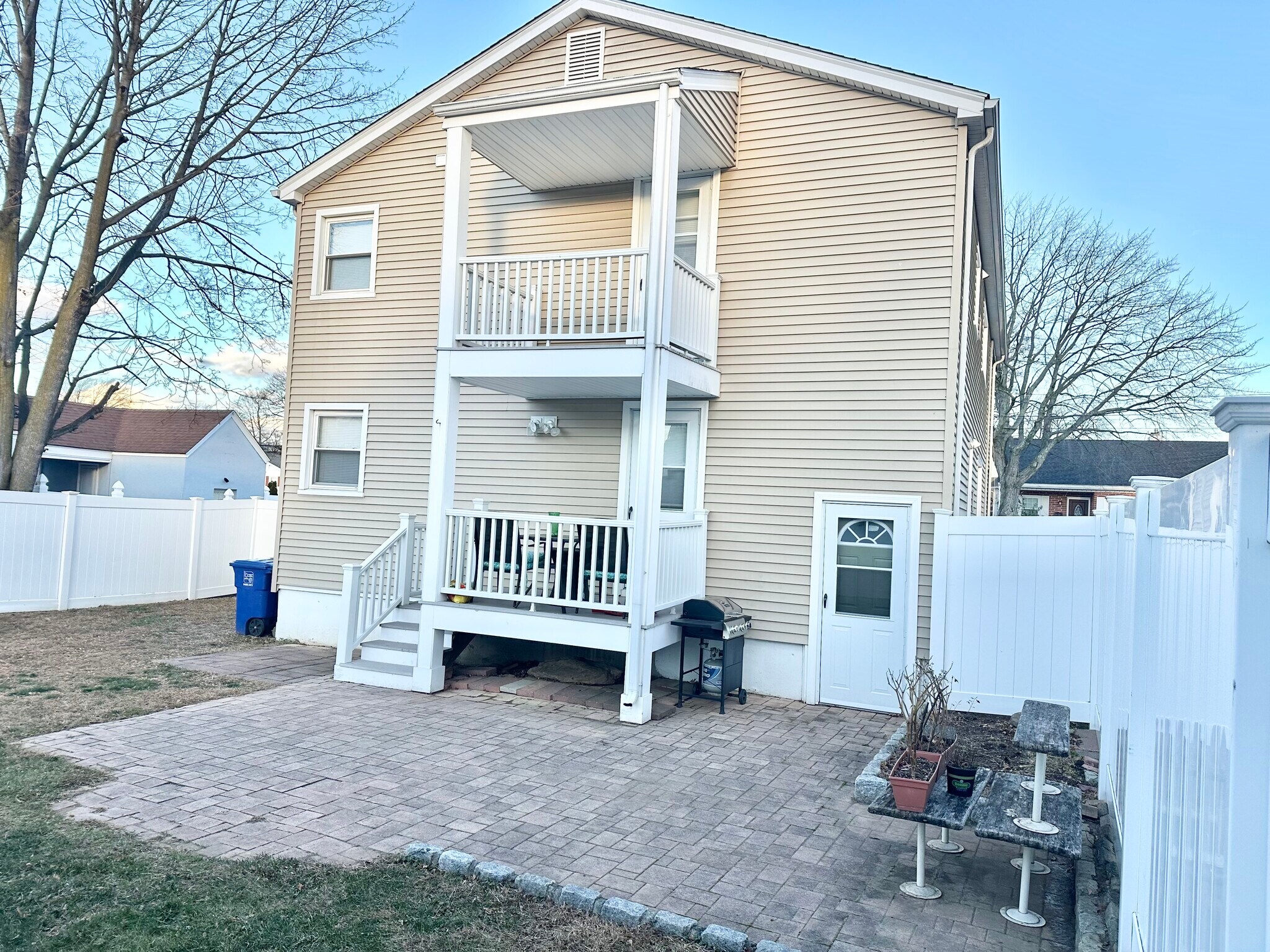 Building Photo - 317 Alexander Ave