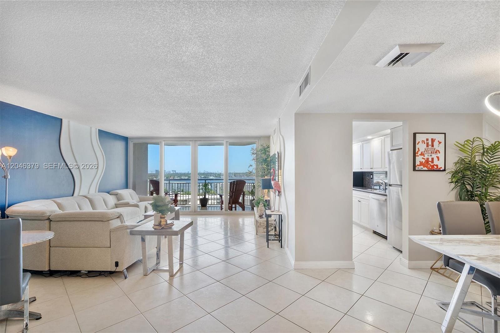 Building Photo - 18031 Biscayne Blvd