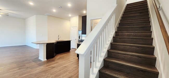 Building Photo - 406 Magnolia Ln