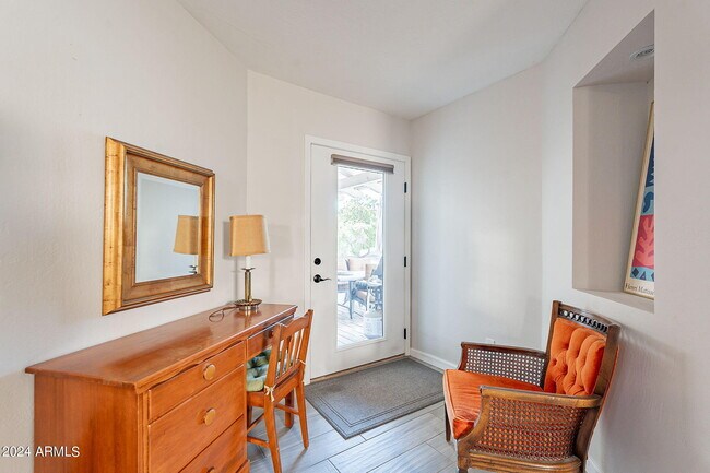 Building Photo - 8257 E Del Cadena Dr