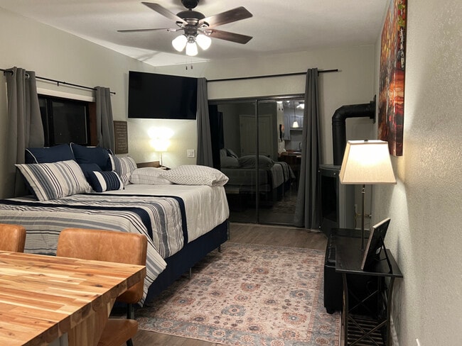 Building Photo - 2030 Watts Ln