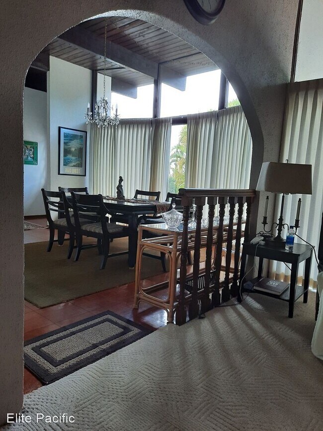 Building Photo - 3 br, 2 bath House - 321 Hokulani St