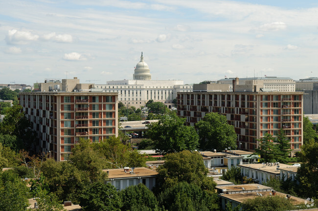 Building Photo - Capitol Park Plaza And Twins