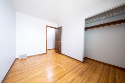 Building Photo - 842 25th Ave SE