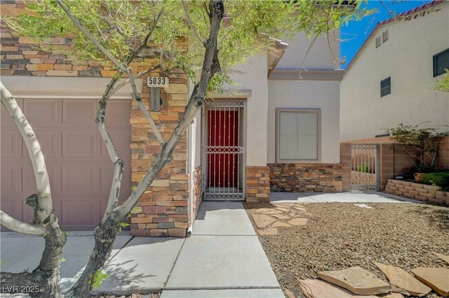 Building Photo - 5033 Apache Valley Ave