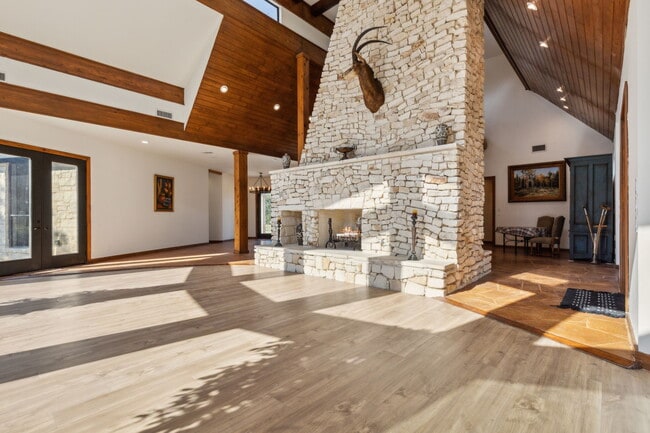 Building Photo - 10934 FM 2728