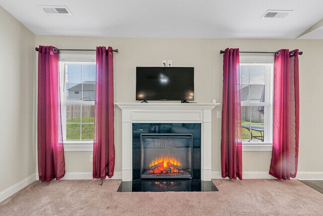 Building Photo - 293 Crossroads Store Dr