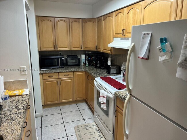 Building Photo - 9691 SW 138th Ave