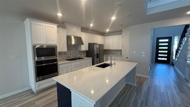 Building Photo - 4620 Modena Bay Bend