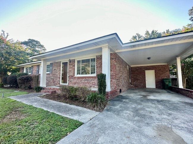 Building Photo - 1710 Bellevue Dr