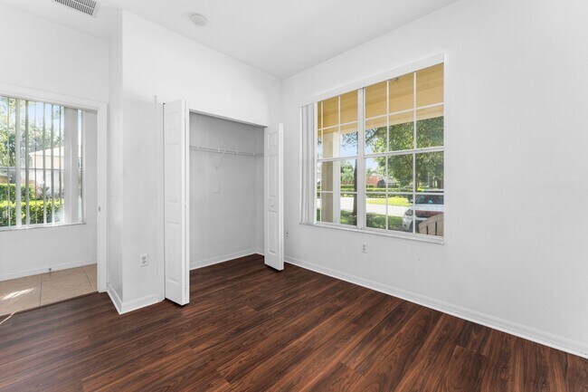 Building Photo - 3-Bedroom, 3-Bath Townhouse in Four Corners of Clermont – Close to Disney