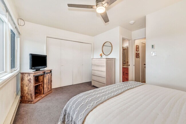 Building Photo - 2160 Mt Werner Cir