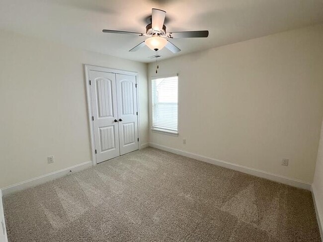 Building Photo - 324 Highview Dr