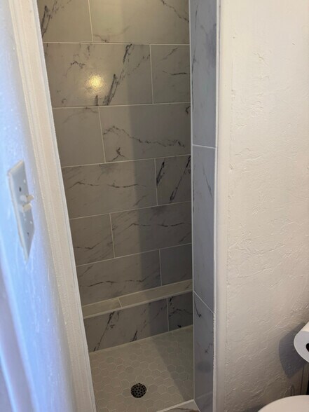 Building Photo - 1540 E Miles St