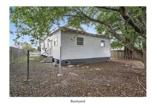 Building Photo - 1247 Alabo St