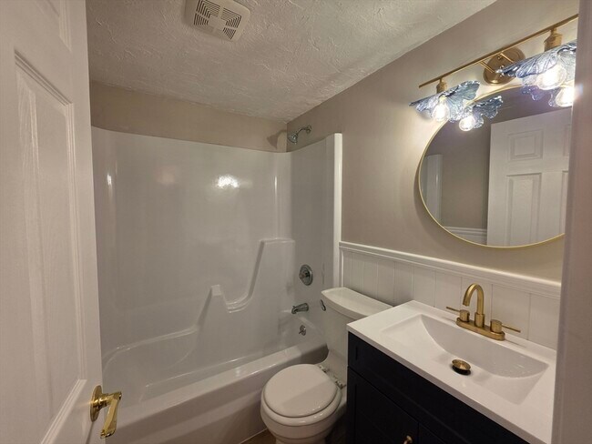 Building Photo - 2 Tideview Path