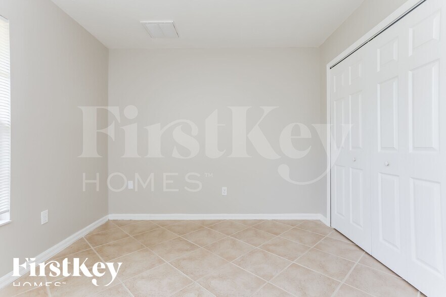 Building Photo - 4709 Nora Ave S