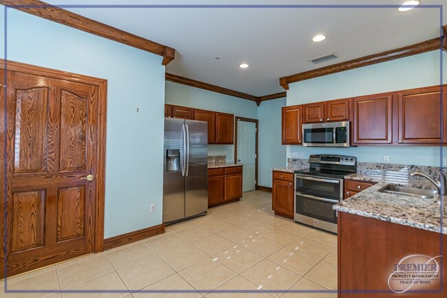 Building Photo - ***3 BEDS 2.5 BATHS***UNFURNISHED****MOVE ...