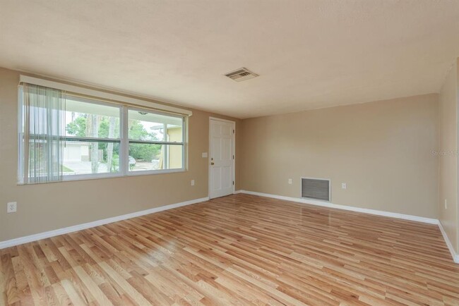 Building Photo - 3511 Calera Dr