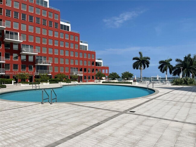 Building Photo - 1541 Brickell Ave