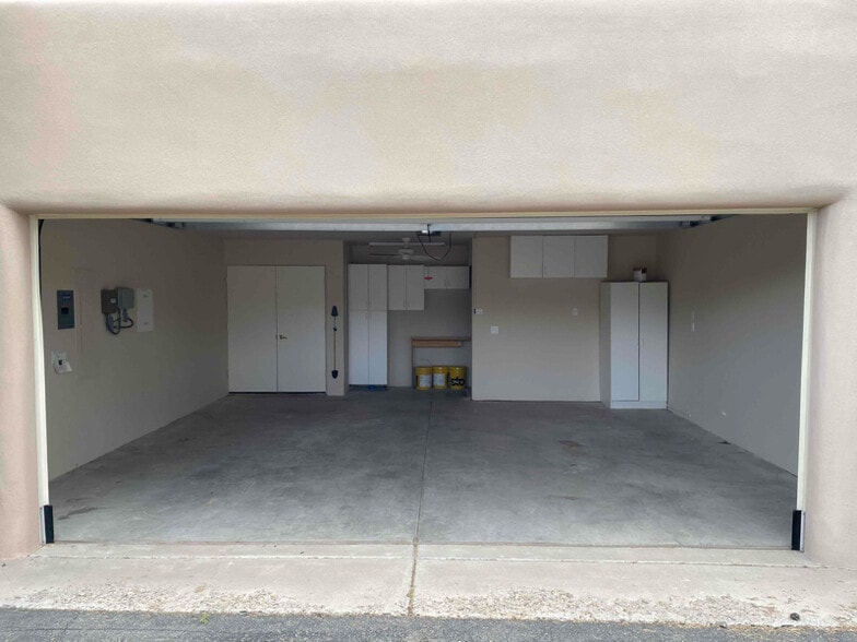 Building Photo - 4 Old Agua Fria Rd E