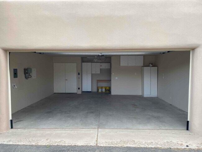 Building Photo - 4 Old Agua Fria Rd E