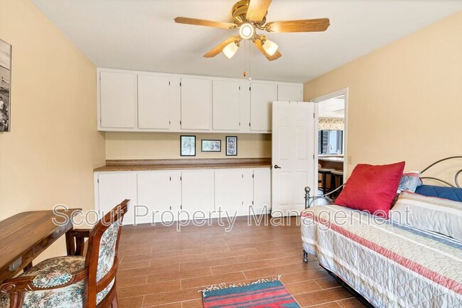 Building Photo - 1028 Capra Way