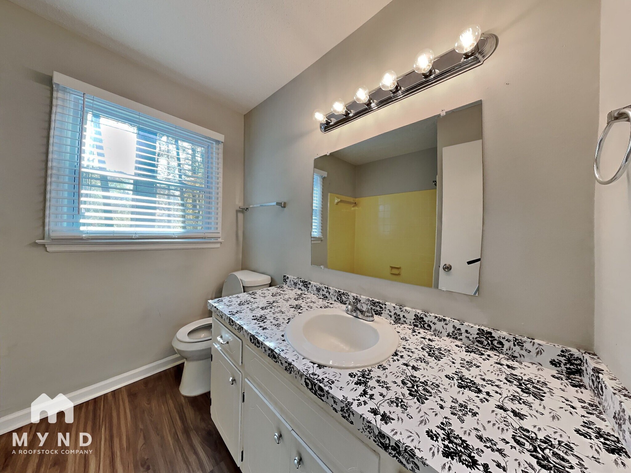 Building Photo - 108 Wellington Dr