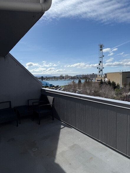 Building Photo - 7 Embarcadero W