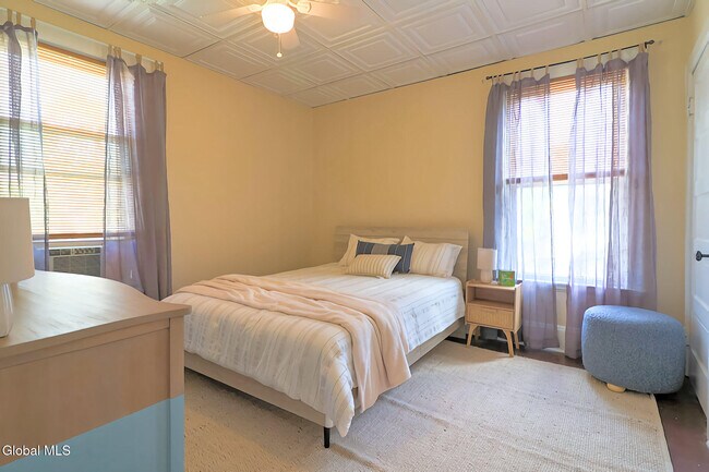 Building Photo - 28 Manning Blvd