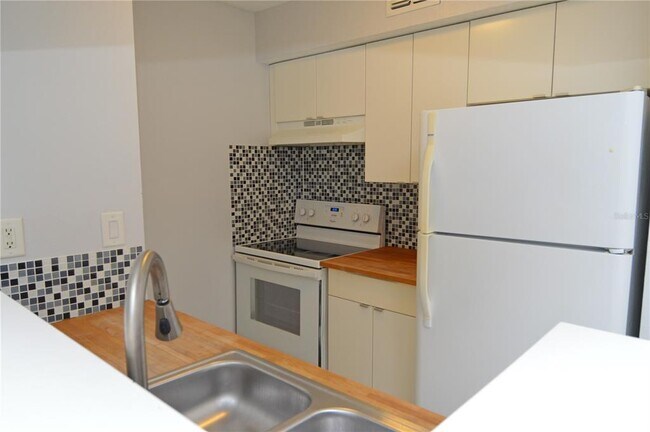 Building Photo - 8645 Fancy Finch Dr